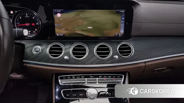 Mercedes-Benz E-Class W213 2020 Черный из Кореи, фото 6