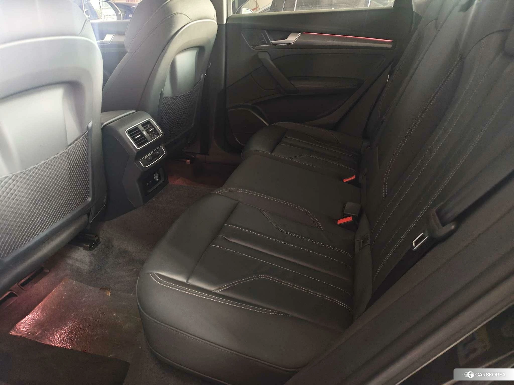 Audi Q5L 2021 Черный из Китая, фото 6