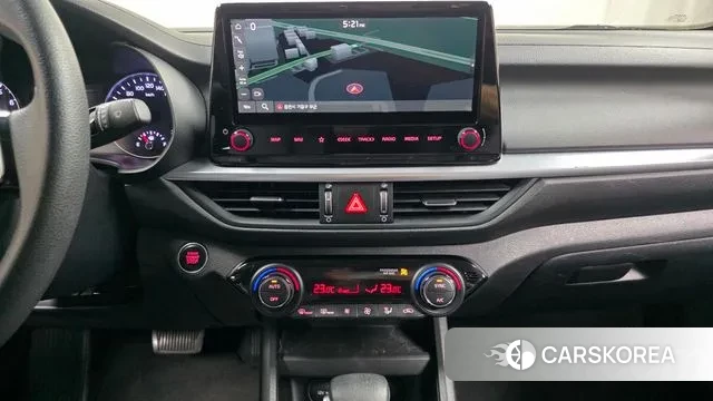 Kia The New K3 2nd generation 2021 Белый из Кореи, фото 6