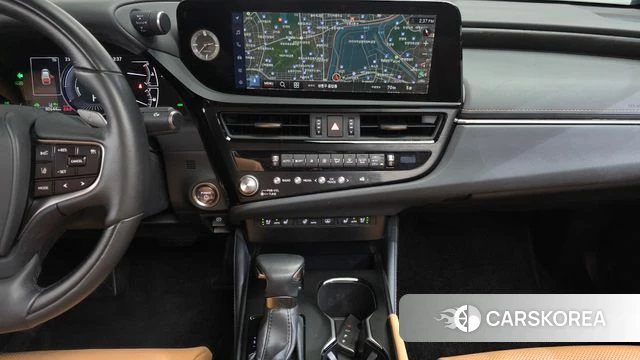 Lexus ES300h 7th generation 2023 Серый из Кореи, фото 6