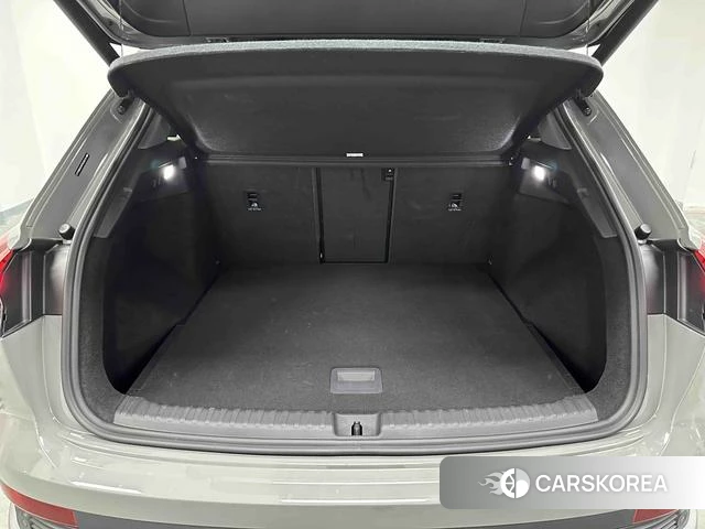 Audi Q4 e-tron 2024 Темно-серый из Китая, фото 6