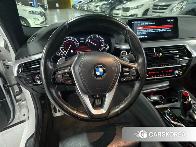 BMW 5 Series (G30) 2018 Белый из Кореи, фото 6