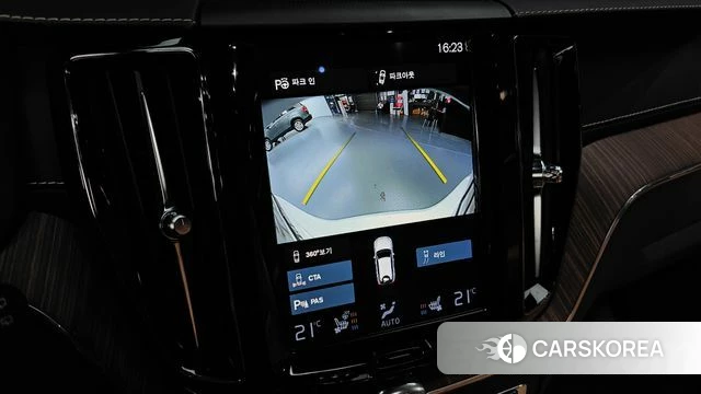 Volvo XC60 second Generation 2021 Белый из Кореи, фото 6