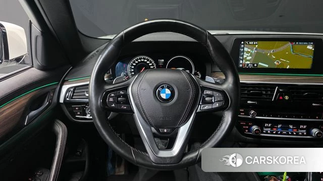 BMW 5 Series (G30) 2018 Белый из Кореи, фото 6