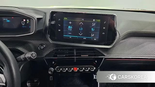 Peugeot e-2008 second generation 2022 Оранжевый из Кореи, фото 6