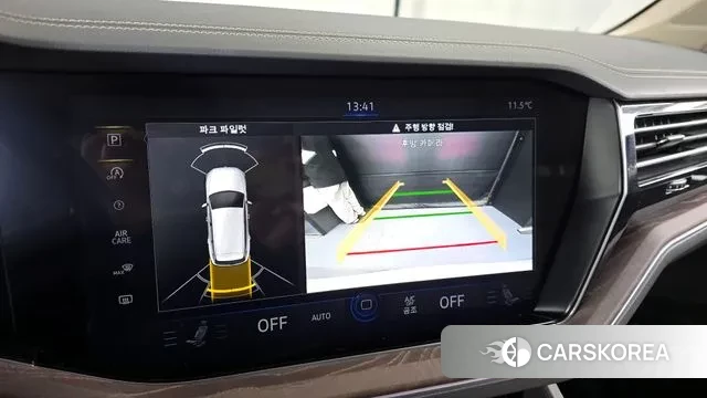 Volkswagen Touareg 3rd generation 2021 Белый из Кореи, фото 6