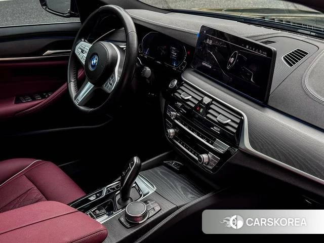 BMW 5 series PHEV 2023 Черный из Китая, фото 6