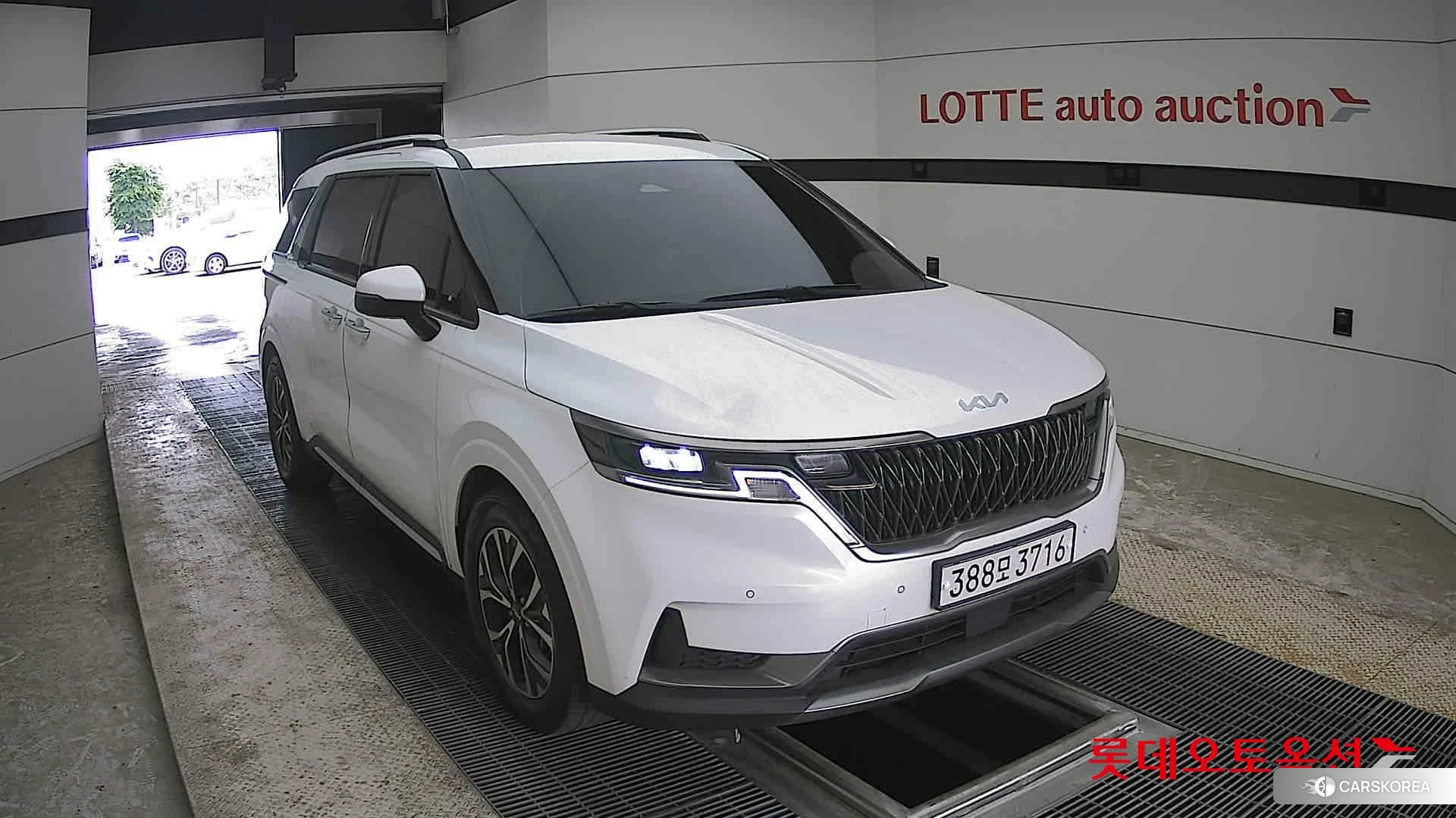 Kia Carnival 2023 Белый из Кореи, фото 6