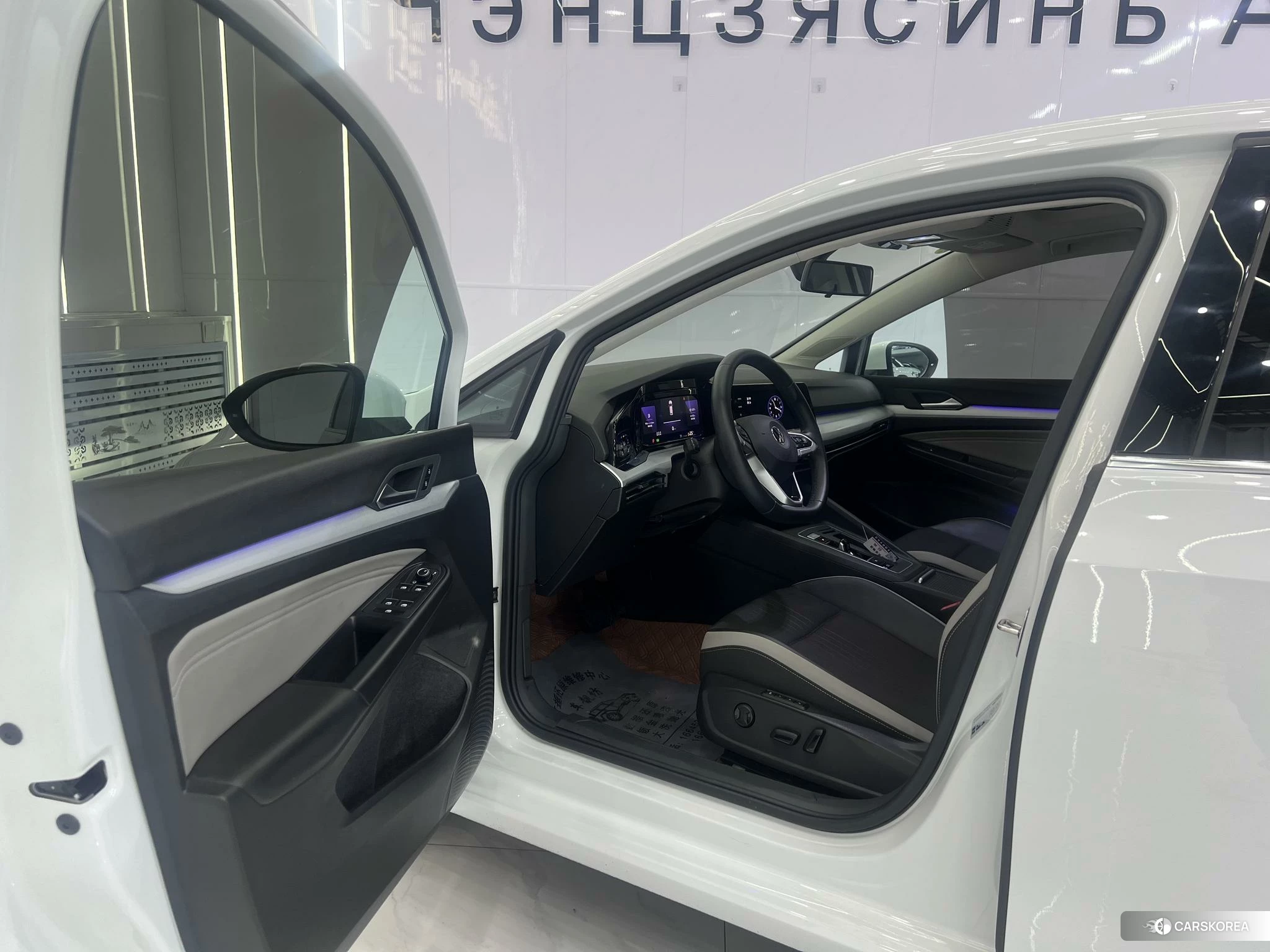 Volkswagen Golf 2022 Белый из Китая, фото 6