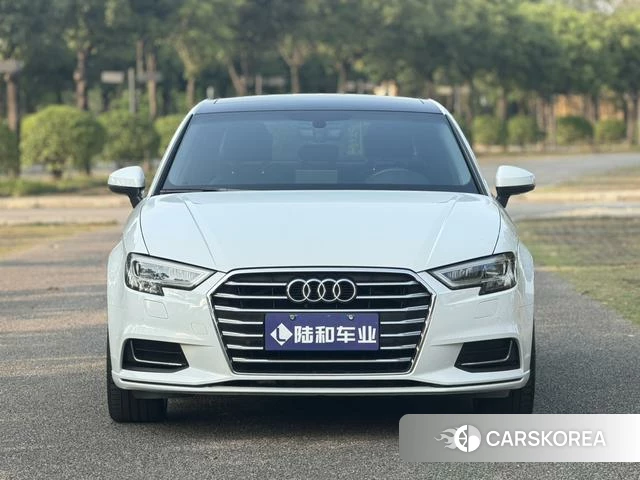 Audi A3 2018 Белый из Китая, фото 6
