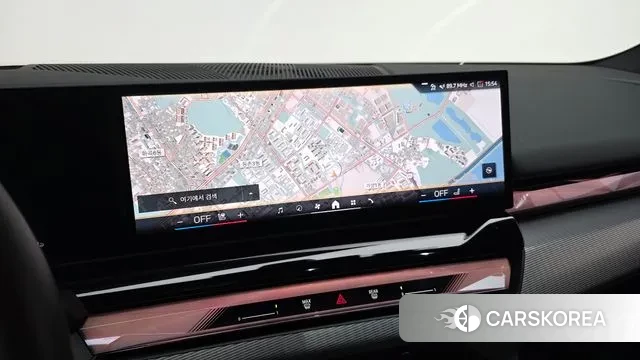 BMW 5 Series (G60) 2025 Небесно-голубой из Кореи, фото 6