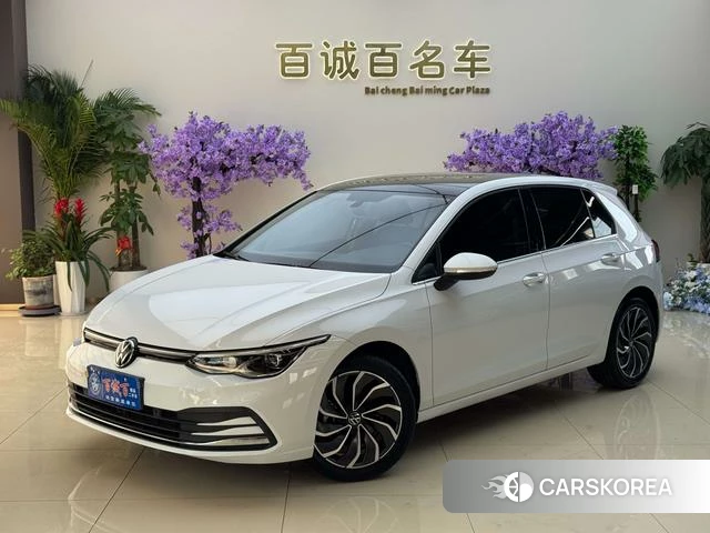 Volkswagen Golf 2023 Белый из Китая, фото 6