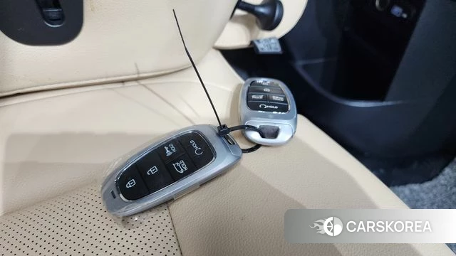 Hyundai Staria 2021 Серый из Кореи, фото 6