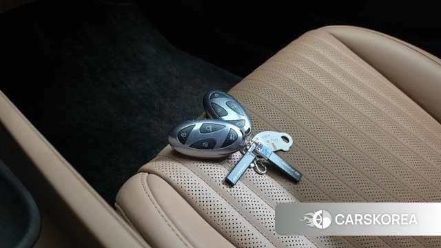 Hyundai Grandeur Hybrid (GN7) 2024 Белый из Кореи, фото 6