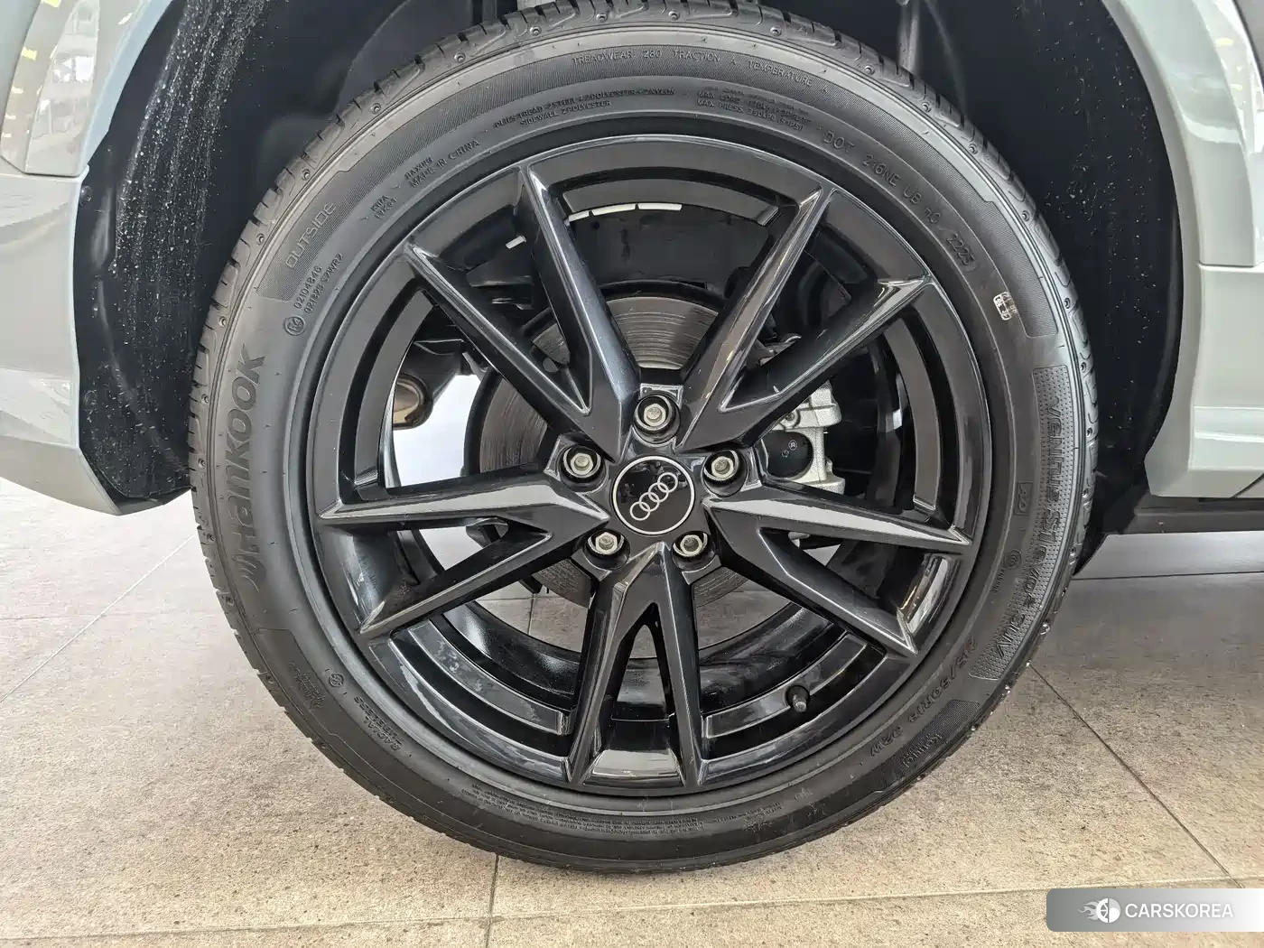 Audi Q2L 2026 Silver/gray из Китая, фото 6