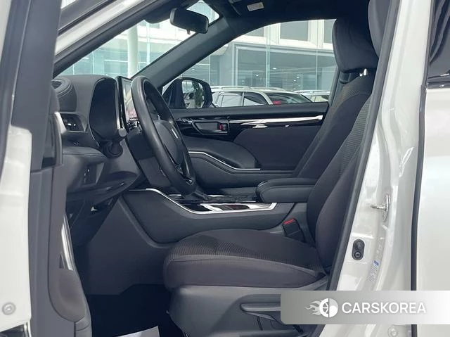 Toyota Crown Lufang 2021 Белый из Китая, фото 6