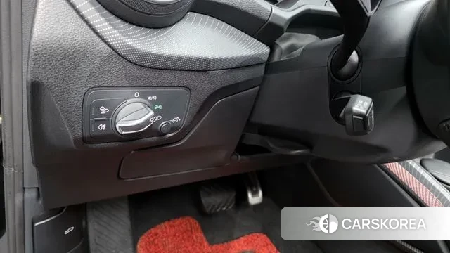 Audi Q2 2020 Черный из Кореи, фото 6