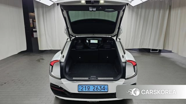 Kia EV6 2023 Белый из Кореи, фото 6