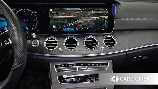 Mercedes-Benz E-Class W213 2022 Белый из Кореи, фото 6