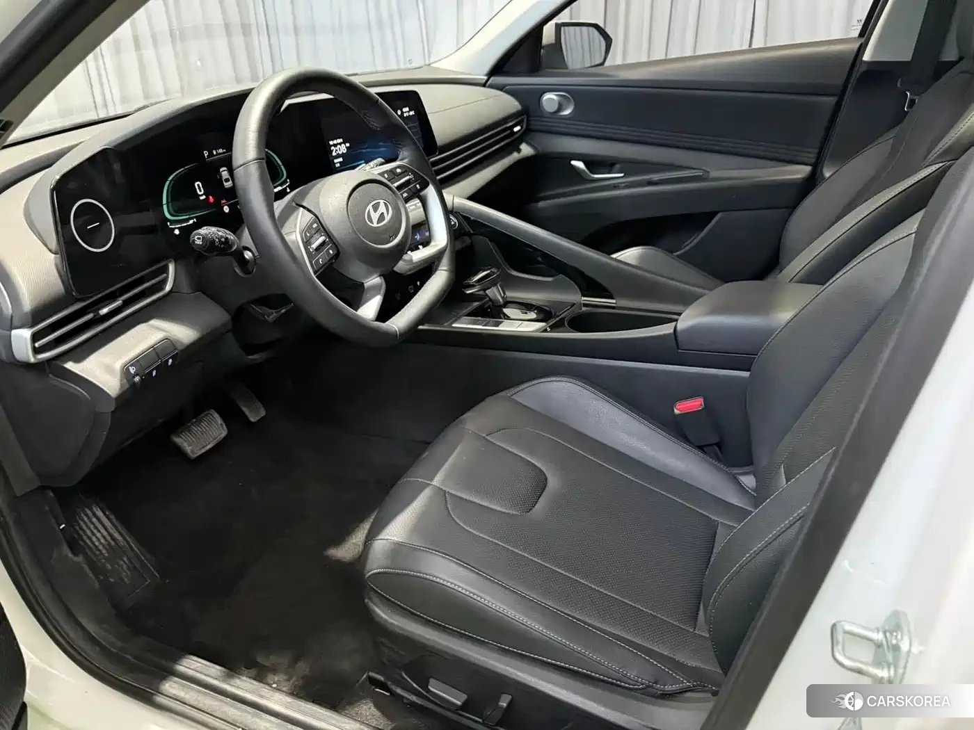Hyundai Elantra 2023 Белый из Китая, фото 6