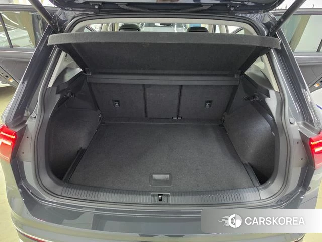 Volkswagen Tiguan second Generation 2023 Серый из Кореи, фото 6