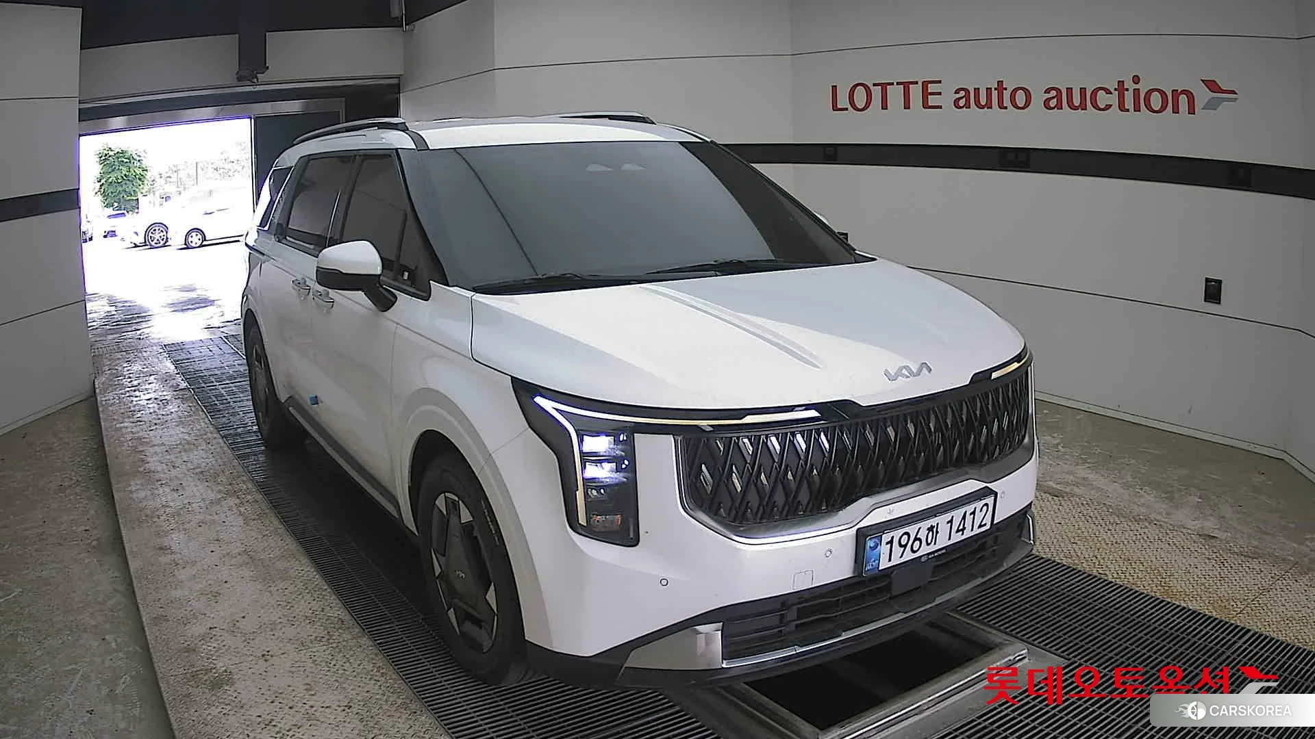 Kia Carnival Hybrid 2024 Белый из Кореи, фото 6