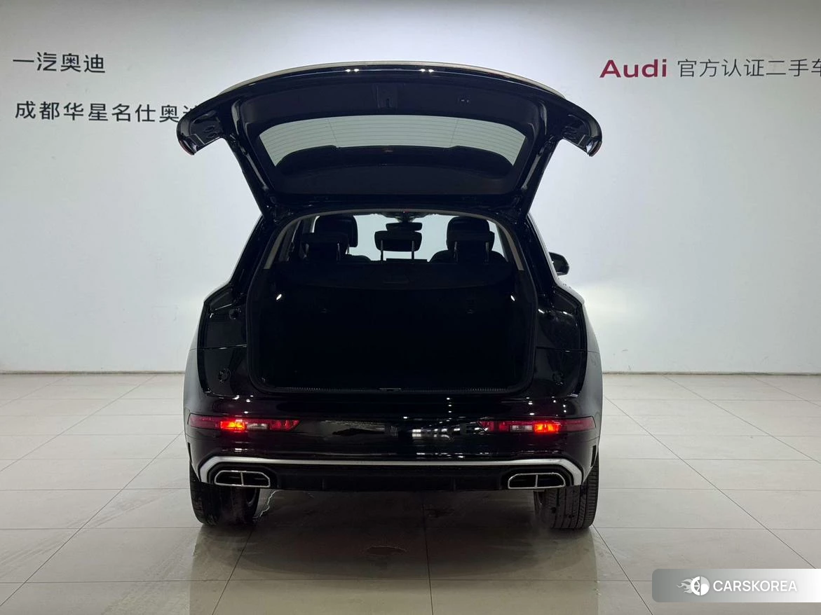 Audi Q5L 2021 Черный из Китая, фото 6