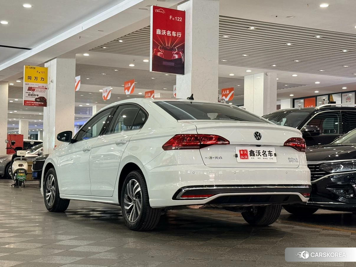 Volkswagen Bora 2024 Белый из Китая, фото 6