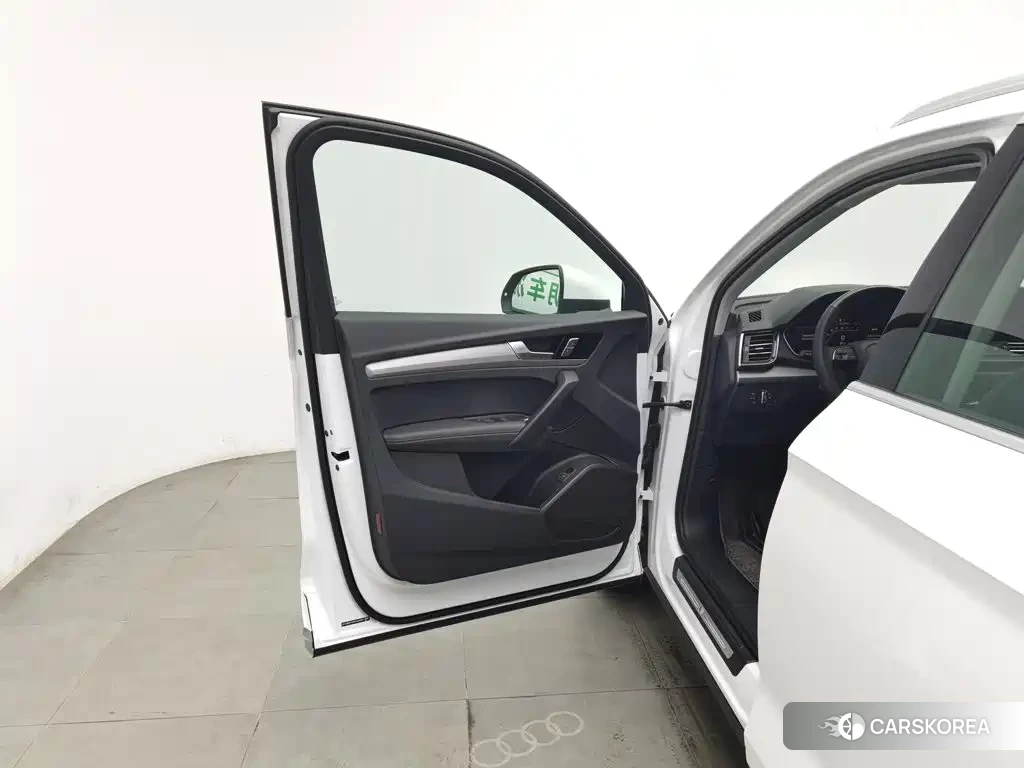 Audi Q5L 2024 Белый из Китая, фото 6