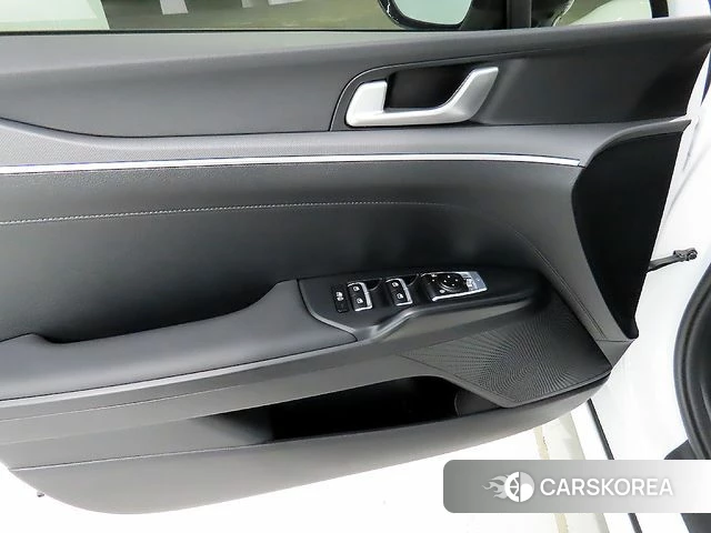 Kia The New K5 3rd generation 2025 Белый из Кореи, фото 6