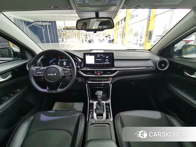 Kia K3 2023 Белый из Китая, фото 6