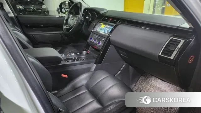 Land Rover Discovery 5 2018 Черный из Кореи, фото 6