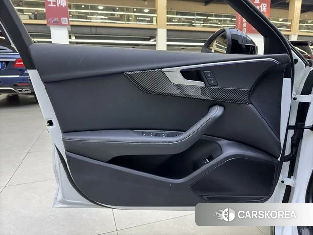 Audi A4L 2023 Белый из Китая, фото 6