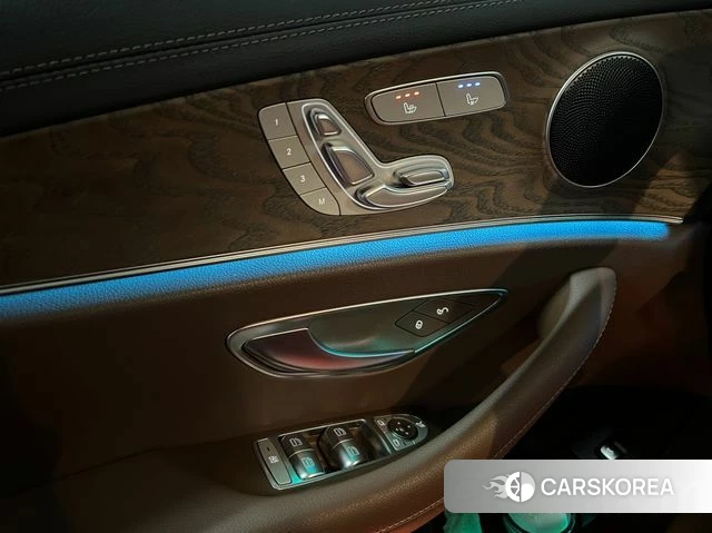 Mercedes-Benz E-Class W213 2022 Белый из Кореи, фото 6