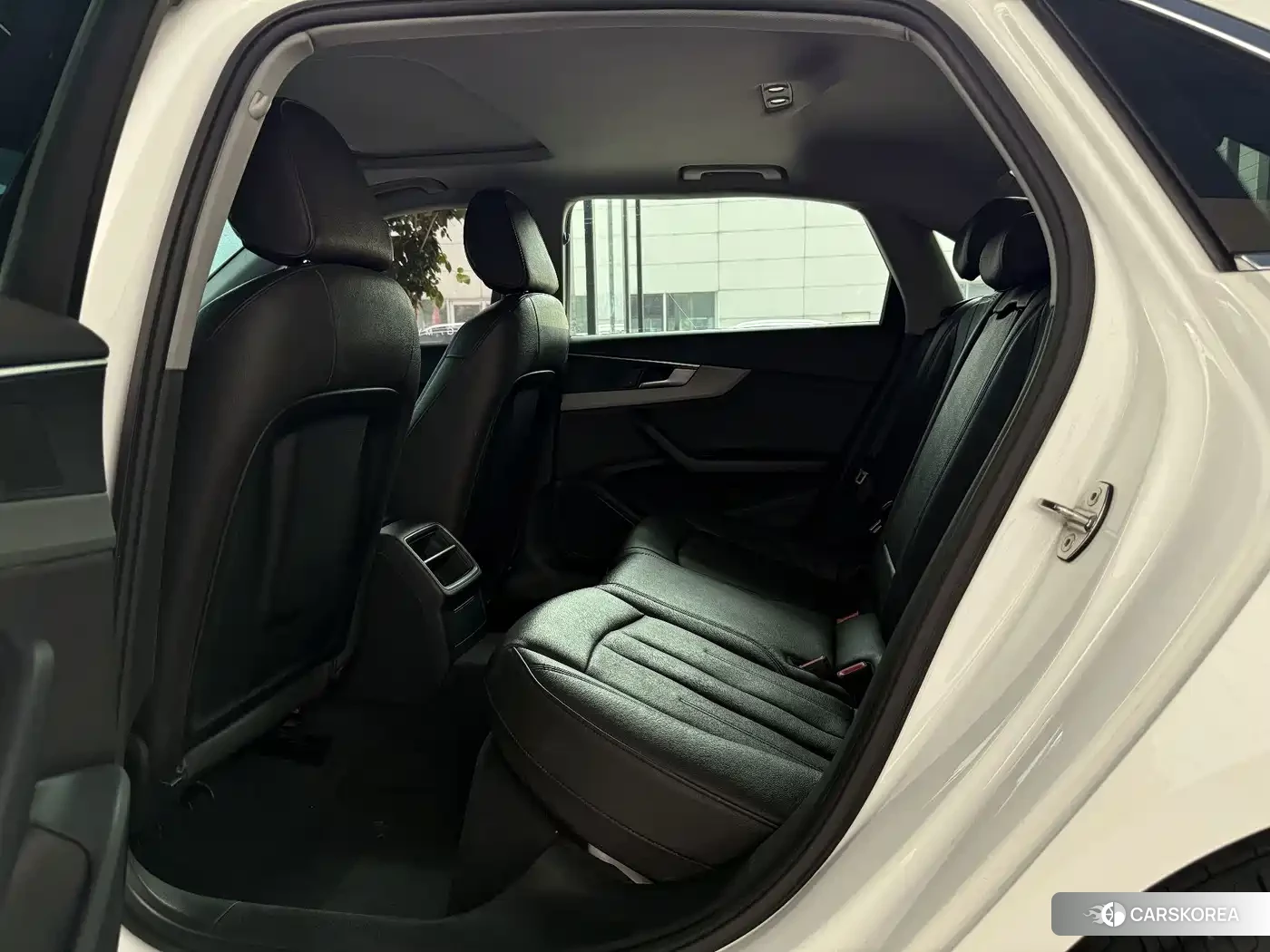 Audi A4L 2018 Белый из Китая, фото 6
