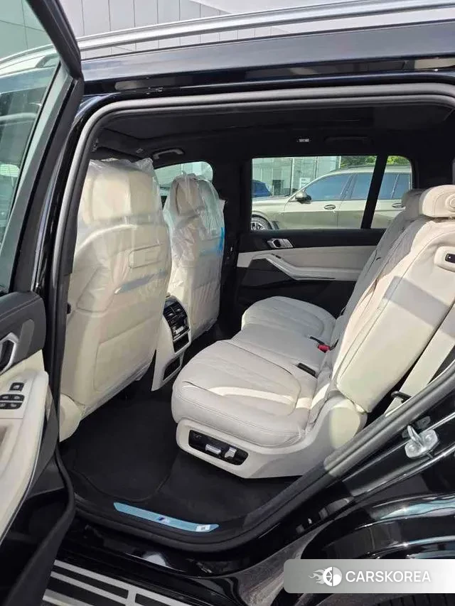 BMW X7 (G07) 2025 Черный из Кореи, фото 6