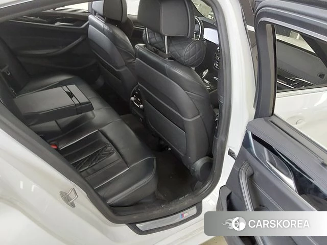 BMW 5 Series (G30) 2019 Белый из Кореи, фото 6