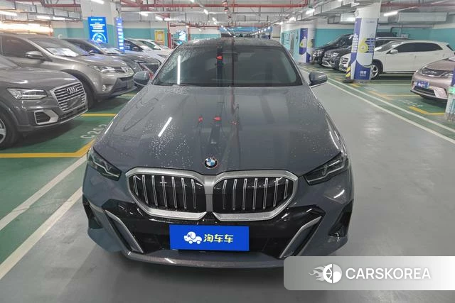BMW 5 series 2024 Темно-серый из Китая, фото 6