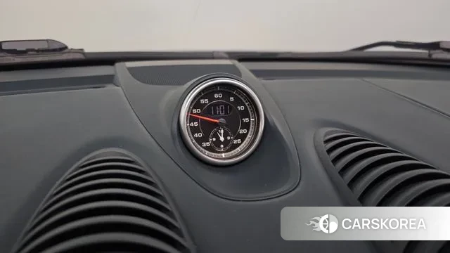 Porsche 718 Boxster 2019 Серебристо-серый из Кореи, фото 6