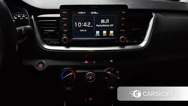 Kia Stonic 2018 Белый из Кореи, фото 6