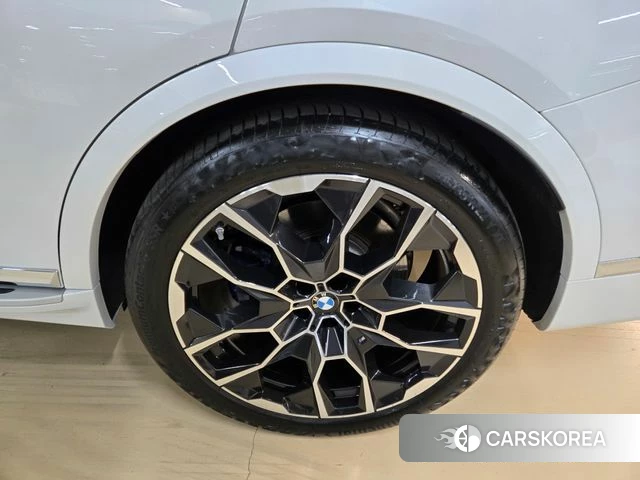 BMW X7 (G07) 2023 Белый из Кореи, фото 6