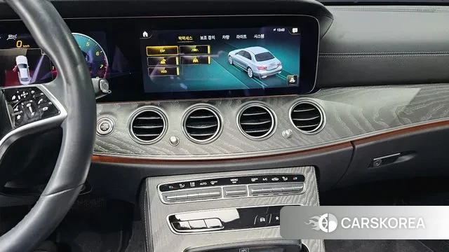 Mercedes-Benz E-Class W213 2022 Белый из Кореи, фото 6