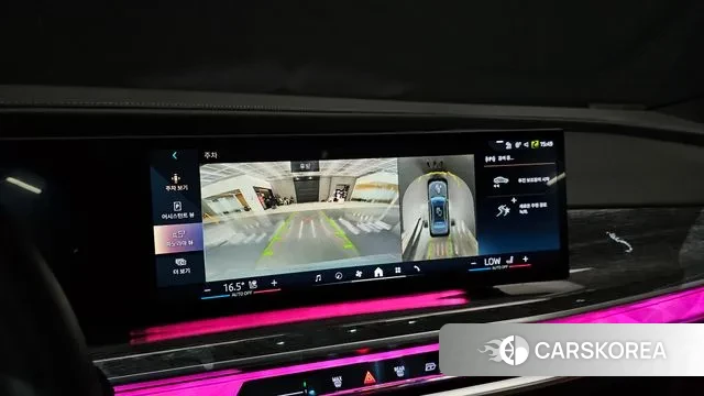 BMW 7 Series (G70) 2024 Светло-серебряный цвет из Кореи, фото 6