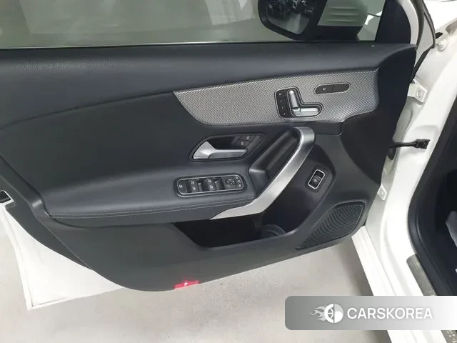 Mercedes-Benz A-Class W177 2021 Белый из Кореи, фото 6