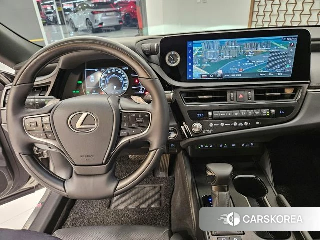 Lexus ES300h 7th generation 2025 Серебристо-серый из Кореи, фото 6