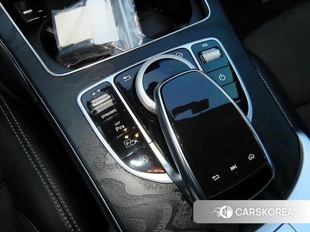 Mercedes-Benz C-Class W205 2023 Белый из Кореи, фото 6