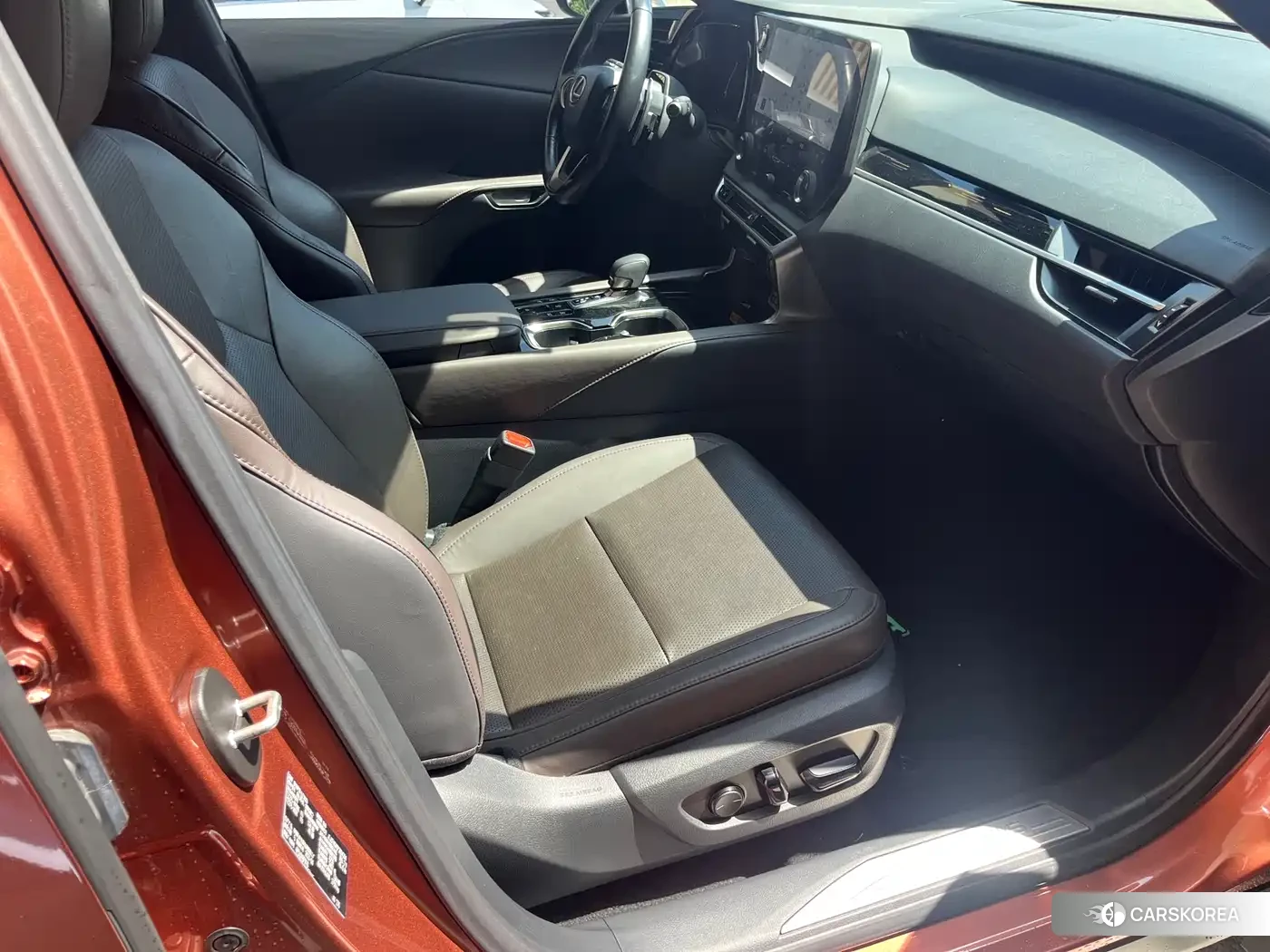 Lexus RX New Energy 2023 Champagne/brown из Китая, фото 6