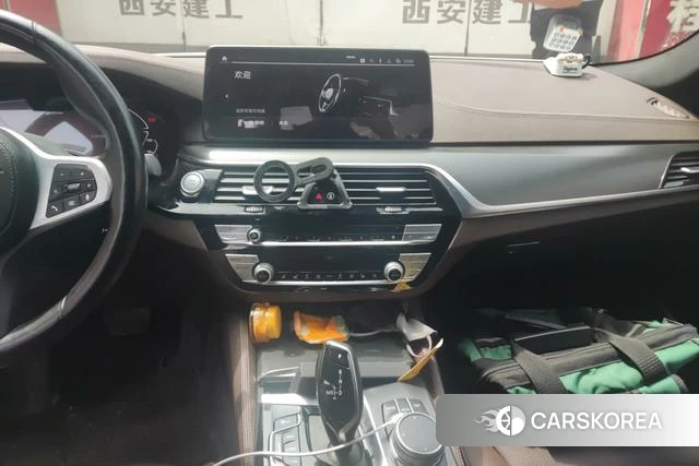 BMW 5 series PHEV 2022 Белый из Китая, фото 6