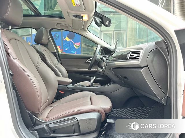 BMW 1 series 2023 Белый из Китая, фото 6