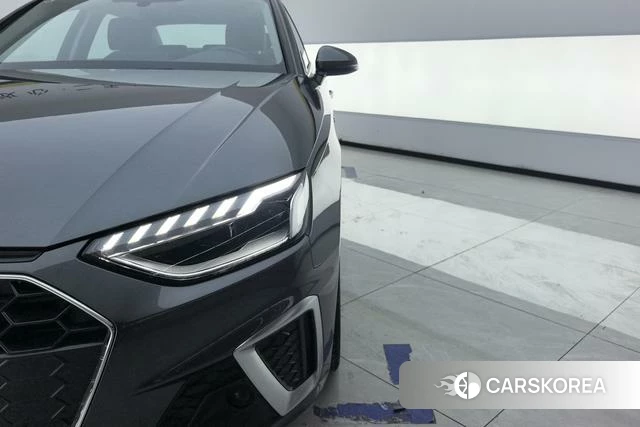 Audi A4L 2023 Темно-серый из Китая, фото 6